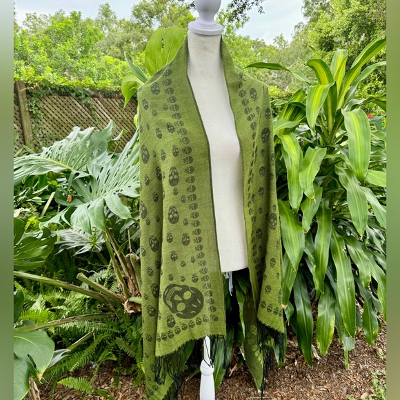 XL Reversible green and black skull scarf with tassels.28” wide 75” Length. - Picture 6 of 9